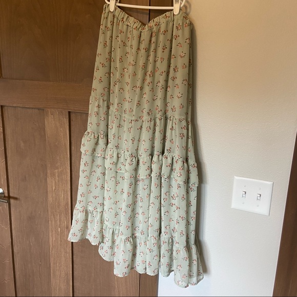 Vylette Floral Flowy Chiffon Tiered Maxi Skirt Green Size XL - Picture 3 of 8